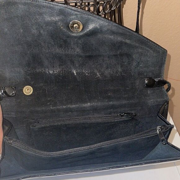 Vintage black purse with removable straps - Picture 3 of 6